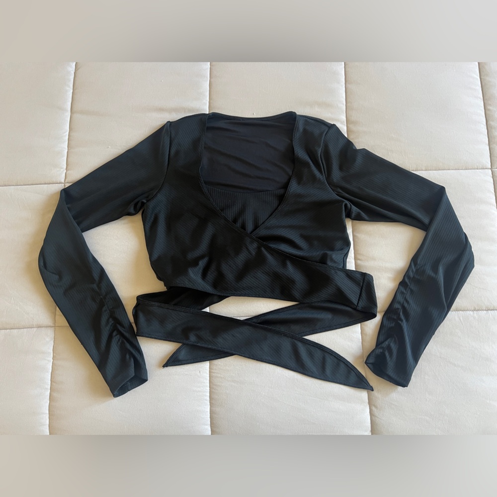 Gilly Hicks Active Recharge Ribbed Wrap Top